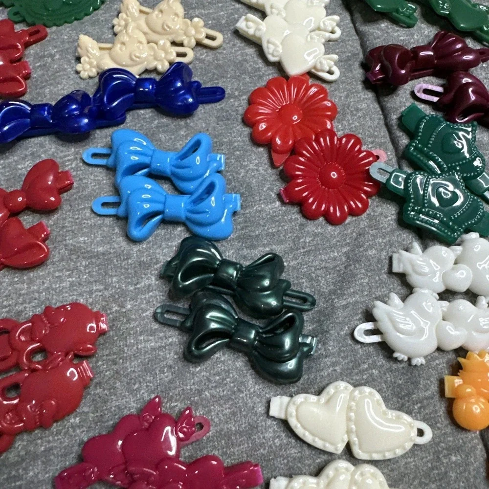 Lot Vintage Plastic Barrettes Hair Clips Hearts Flowers Bows Stars Animals